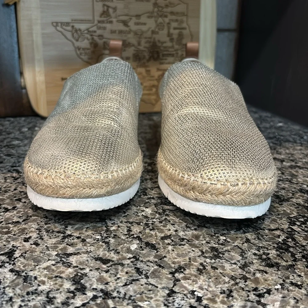 Gentle Souls Kenneth Cole Lara A-Line Sporty 2 Metallic Gold Espadrilles Size 8